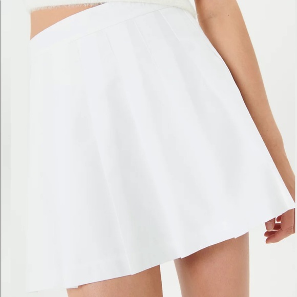 Aritzia Sunday Best Olive Mini Skirt 15” - Picture 3 of 9